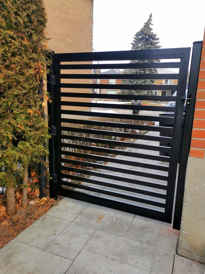 aluminum semi-privacy gate