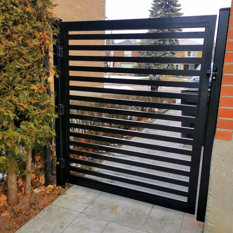 aluminum semi-privacy gate