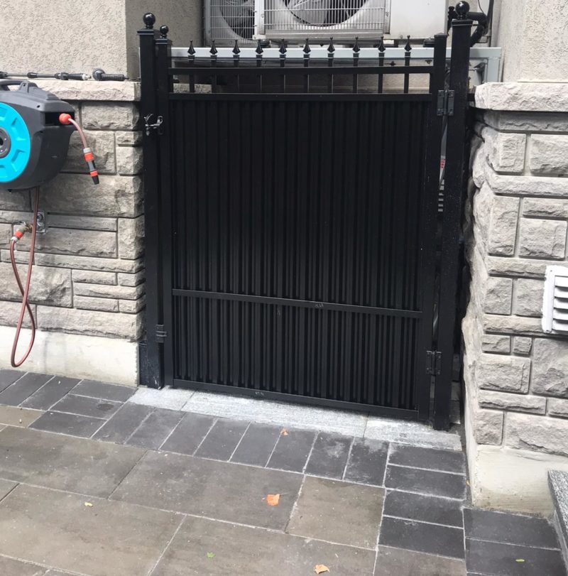 aluminum privacy gate canada