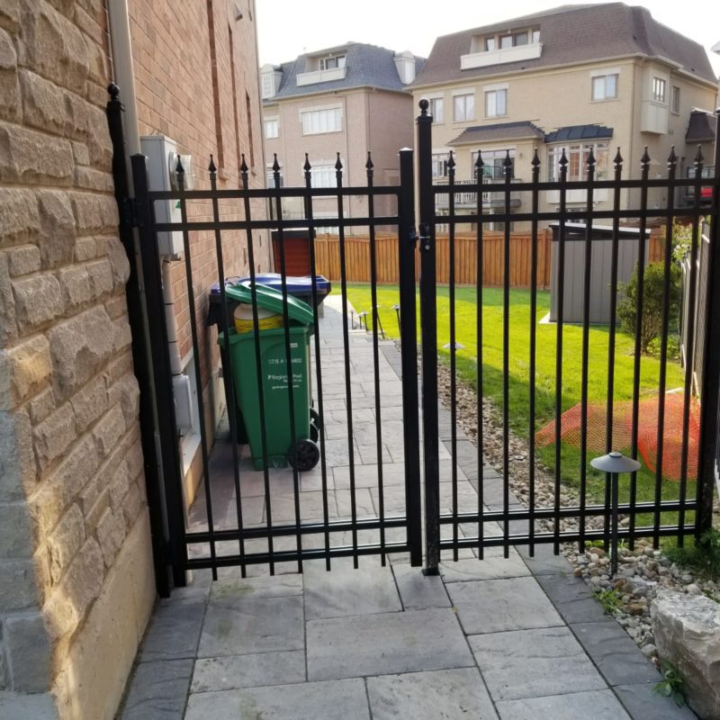 aluminum picket gate